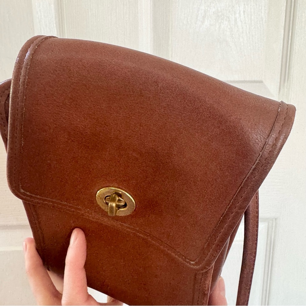 Vintage Coach “Scooter Bag” in British Tan — Style #9893 — AS IS - Picture 7 of 16